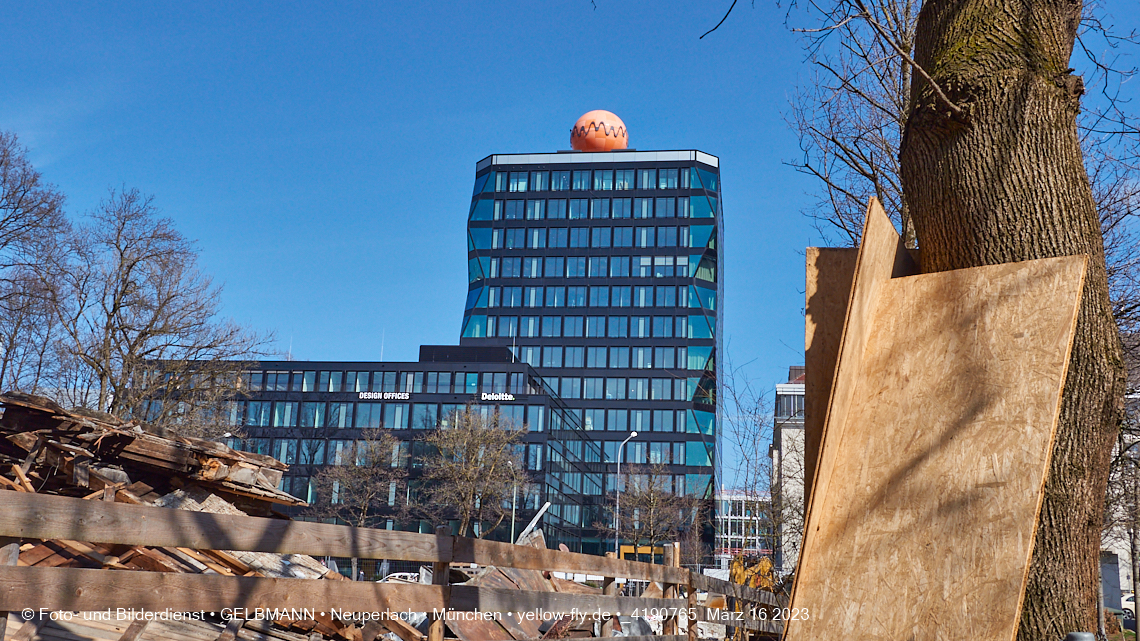 16.03.2023 - Die Crux der schwarzen Aluschindeln